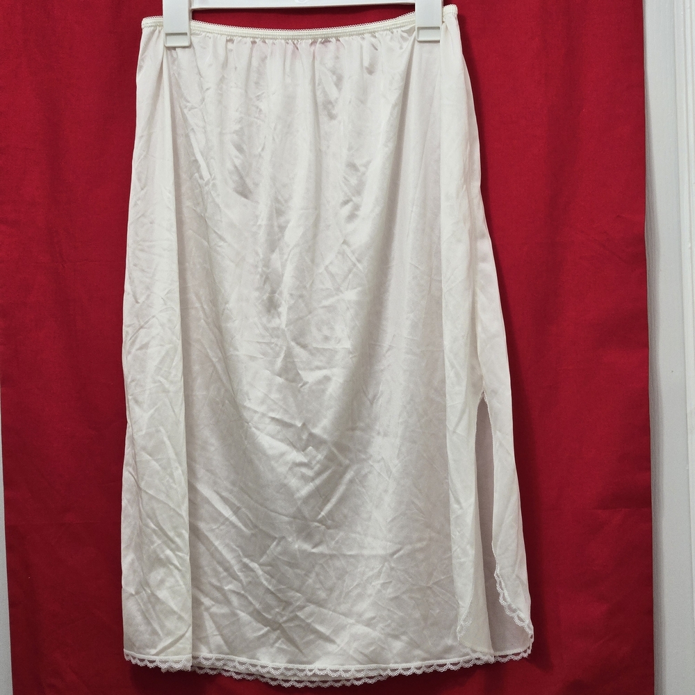 I930 Wondermaid Chic WHITE Women's Max Half Slip